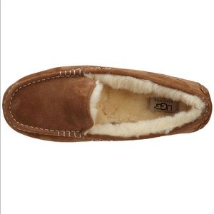 UGG Shoes - UGG ANSLEY SLIPPERS SIZE 8 UGG Shoes - UGG ANSLEY SLIPPERS SIZE 8